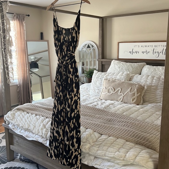 Black, tan and white dress - Picture 2 of 3